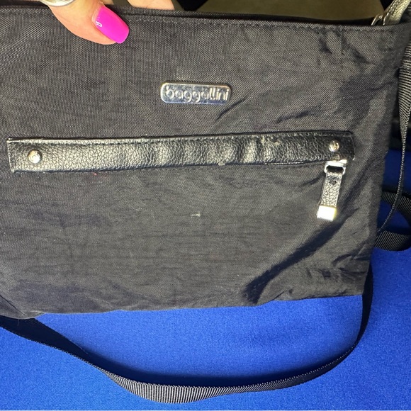 Baggallini Black Messenger Bag - Picture 1 of 6